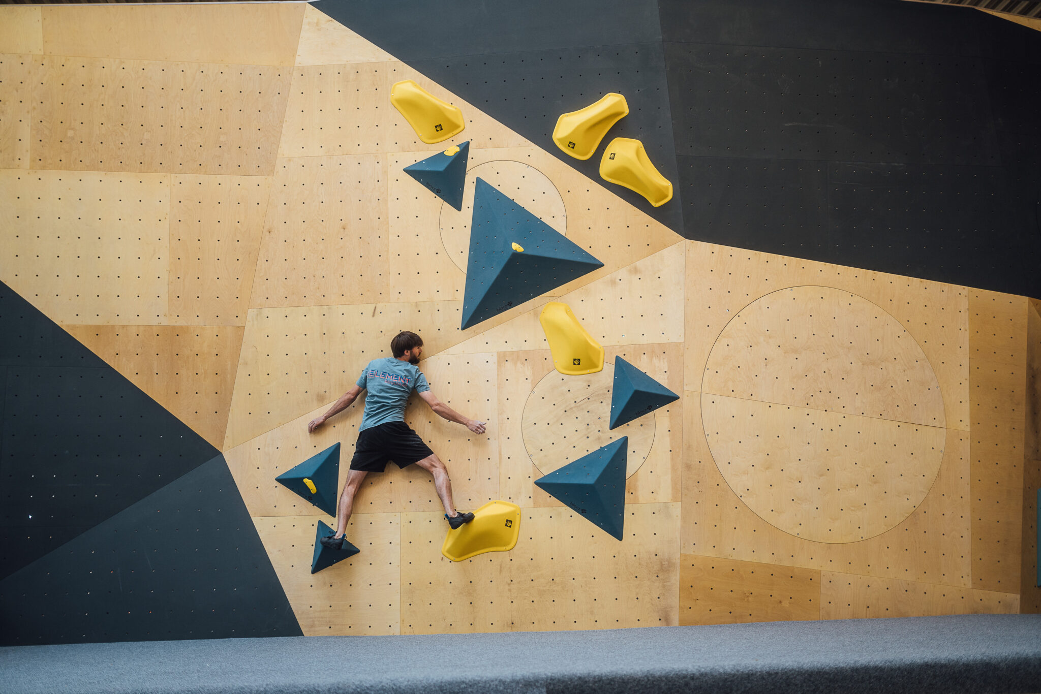 References climbing gyms equipped by blocz